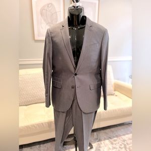 Express Slim Men’s Suit